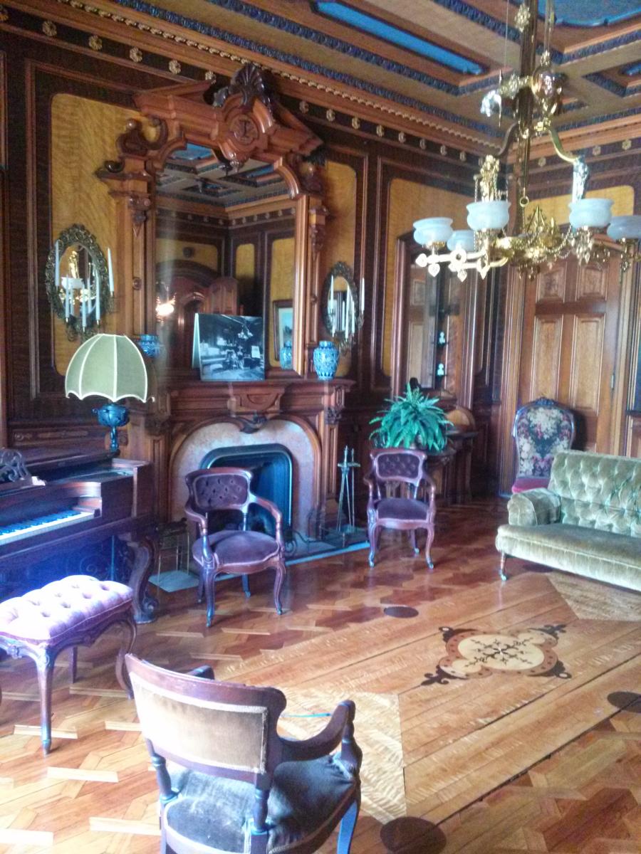 Guided Tours at Lippitt House Museum